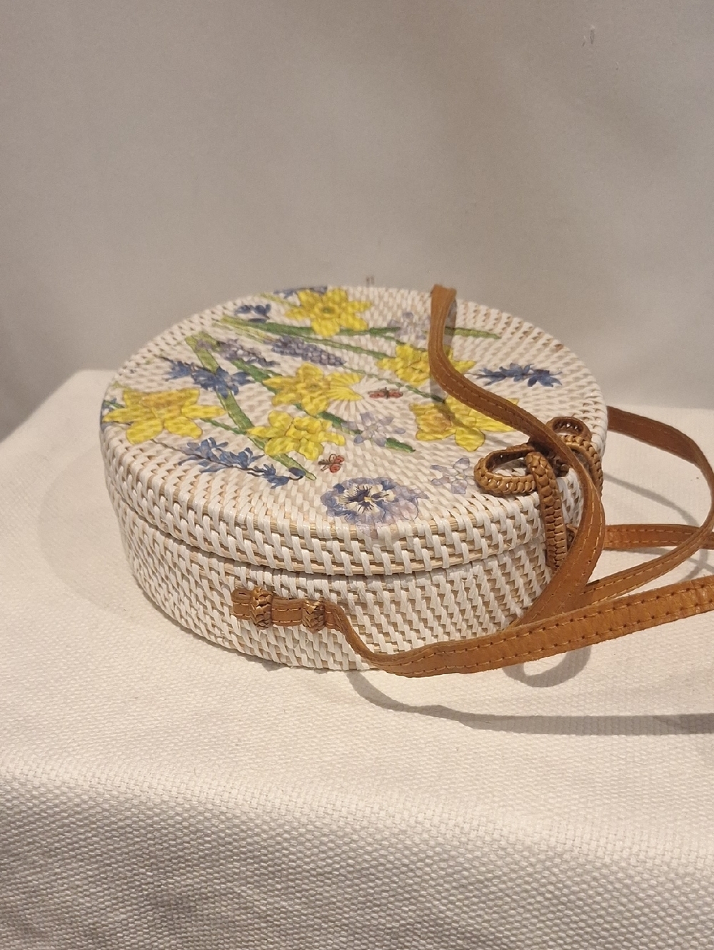 Round Straw Crossbody Bag with Yellow Floral Embroidery - Picture 6 of 9